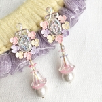 ❤️再販❤️ 小花とアンティークパーツのピアス（ピンク）　イヤリング　昭和レトロ　レトロ　デットストック　ボタン　アンティーク風　デッドストックパーツ　