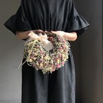 母の日にも。まん丸千日紅とかすみ草のハーフリース