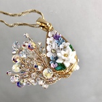つまみ細工　ネックレス　ゴールド系フラワー　極小