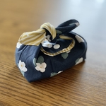 ＊おにぎり入れ🍙ぷっちんりぼん袋　お花のモチーフ柄