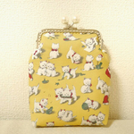 【o様専用　オーダー品】【スマホ】子猫のクリスマス♪パールのがま口ポーチ(スモーキーイエロー)