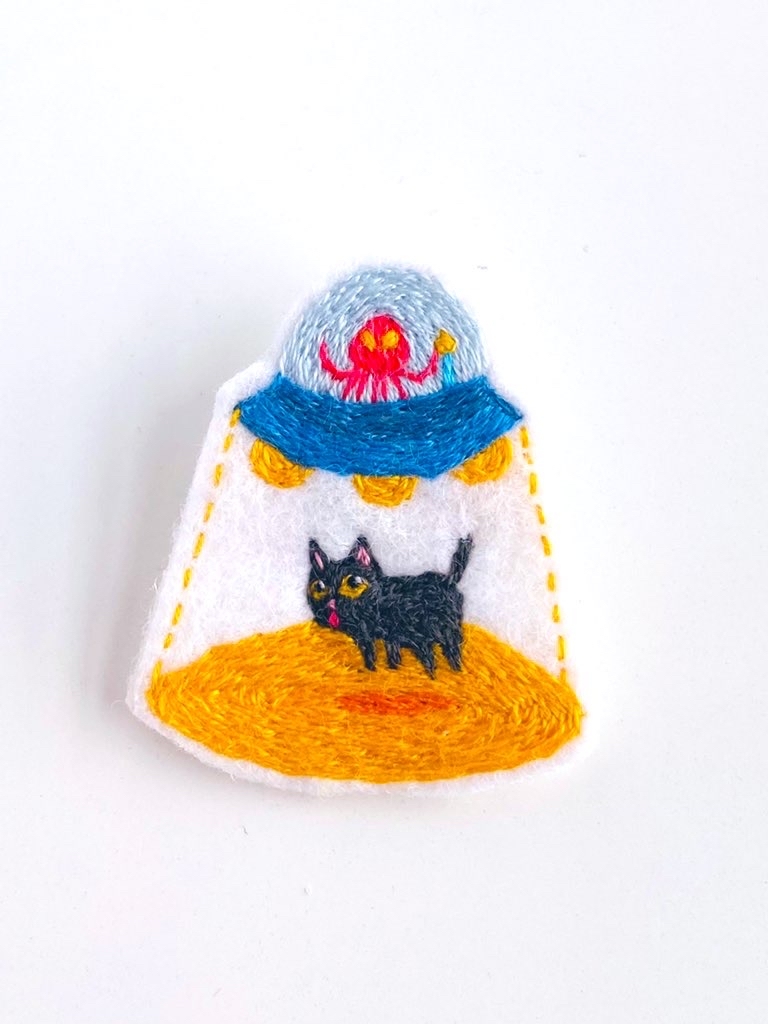 ねこの刺繍置物 楽天市場】フラワーキャット 11時まで即日 招き猫 まねき猫 猫 ネコ