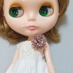 布小花のピンブローチ(スモーキーピンク)　ブライス　リカちゃん　アウトフィット