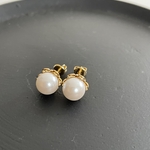 一粒パールピアス