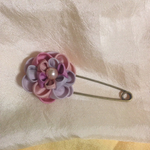 つまみ細工のストールピン(桃紫)