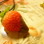 *New*皮ネックレス(丸ごとチョコいちご)