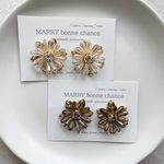 ［イヤリング◎］ビジューフラワーピアス