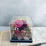 ☸早割：新作：母の日に。♡春色　ピンク　キューブ　Alix　アリ－　アレンジ　#minne_new  退職祝い　結婚祝い　お誕生日お祝い　プリザーブドフラワー　母の日　贈り物　　開店祝い　送別祝い　