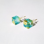 Aqua Cube　ミニ立方体ピアス