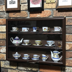 壁掛けショーケース☆A 3サイズ（大）☆アンティークブラウン☆ミニチュア飾り棚