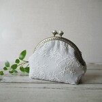 hanasuki22様御予約品  スモーキーピンクの薔薇刺繍がま口ポーチ