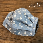 ［329］デニム刺繍の夏用大人プリーツマスクM 小花柄ライトブルー