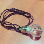 電球ネックレス