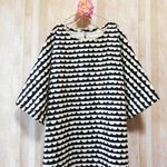 ◆sale◆ フリルボーダー模様ゆったりワンピース 黒