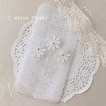 ⋮  𝚠𝚑𝚒𝚝𝚎  𝚏𝚕𝚘𝚠𝚎𝚛  ⋮ しろいお花