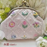 手刺繍がま口　「小さな庭の花図鑑~春の花~」