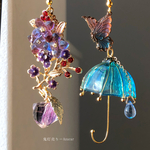 【再販】雨に濡れて輝く紫陽花と鬼灯　傘レジンとほおずき　色変化勿忘草　蝶々　和装小物　ピアス　イヤリング