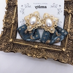 《刺繍リボン》ボタンピアス・イヤリング