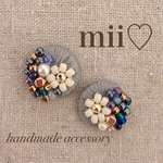 ビーズ刺繍ピアス／イヤリング　