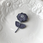 お花の刺繍ブローチ dark gray 