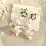 ミニサイズ　桜シンプルピアス/イヤリング