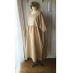 小花模様のギャザーワンピース