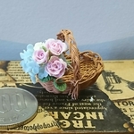 ミニチュアの花…「薔薇のブーケのバスケットB」