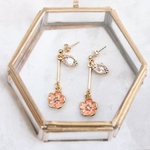 花×葉　ジルコニアピアス (イヤリング)オレンジピンク