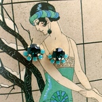 round emerald pierce / earring