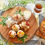 20%OFF！【木のお皿】フラットプレート27cm2枚セット(天然 無垢 チーク 木製 オシャレ カフェ ナチュラル ケーキ皿 パン皿 北欧 トレイ ワンプレート ランチ 平皿)