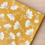 50*50【コーデュロイ】北欧風の扇型フラワー／マスタード《 生地 秋 冬 コットン 綿 レトロ 花柄 花 北欧柄 北欧調 北欧 COTTONCANDY 中厚手 》