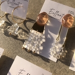 水面デザインの涼しげ クリアピアス ［pink］ 　/ イヤリング / サージカルステンレス　＊ アシンメトリーピアス　大振り　クリア　夏ピアス　梅雨