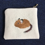 デグーの手刺繍ポーチ