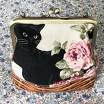 ネコがまぐち　黒猫と薔薇　生成り　口金１２ｃｍ