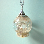 三日月スノードームネックレス　シルバー