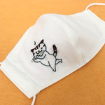 フルートニャンコの刺繍マスク　手刺繍　刺繍マスク　ネコ　ニャンコ　大人用立体マスク　ダブルガーゼマスク