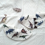 ○Dinosaur.とげとげBIB！○　恐竜のとさかスタイ