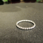 ちょっと太めのツイストシルバーリング（丸タイプ）