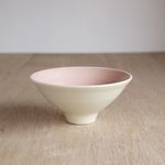 白土桃化粧流線茶碗