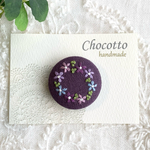 刺繍ブローチ　パープル小花リース
