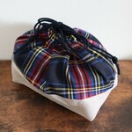 お弁当袋　巾着袋　【ゆがみチェック×ホワイト】