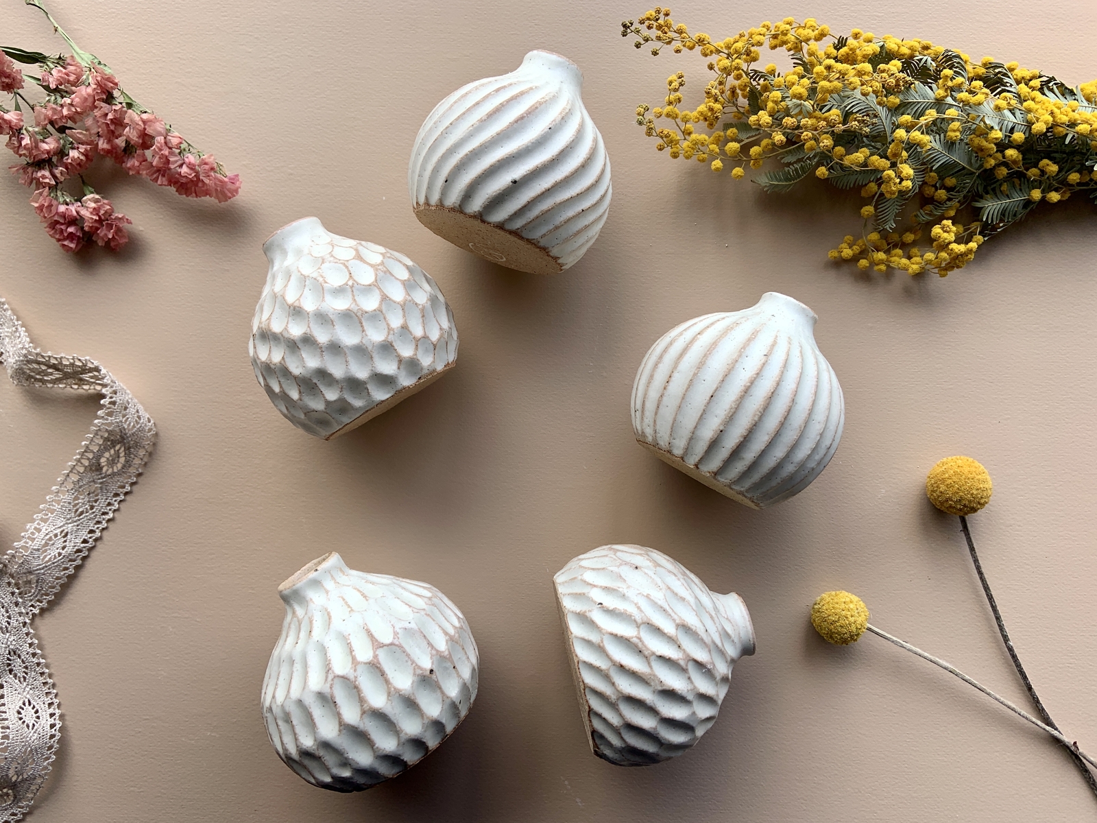 陶器オブジェ　作家物　分割陶箱➕丸い一輪挿し鈴音➕陶器お香立て　オマケ付き 陶器オブジェ 作家物 分割陶箱➕丸い一輪挿し鈴音➕陶器お香立て