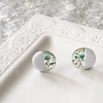 𝕜𝕦*𝕞𝕠𝕞𝕠𖦥⚘𖡡ピュアホワイト カラー 爽やか フラワー レジン ピアス 夏