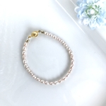 ライス型ピンク淡水パールのブレスレット