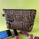エジプト壁画風柄（黒）化粧ポーチ プチギフト など  ファスナーポーチ