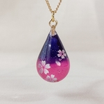 ＊春の新作＊青紫とピンクの桜の雫型ネックレス