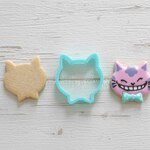 不思議の国のアリス　蝶ネクタイのネコのクッキー型　【童話シリーズ】