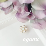 マスクチャーム　クリップタイプ　ゴールド　ホワイトのお花　オパール　マスクピアス　夏マスク　カメリア　バラ　Camellia母の日　ホワイト　マスクアクセサリー
