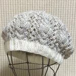 ニュアンスカラーの純毛並太🐏で編んだアラン模様のベレー風ゆったり♪キャップ/ライトグレージュ
