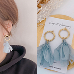 送料無料♡つぶつぶゴールドリング×くすみブルー タッセル イヤリング／ピアス